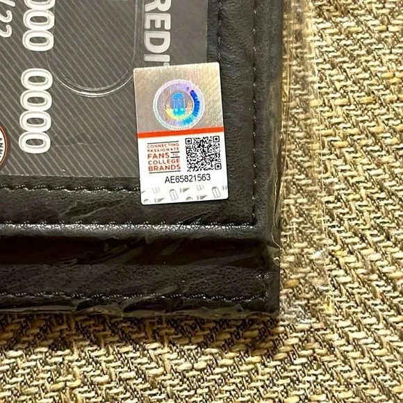 NWT NCAA Vanderbilt Commodores
Laser Engraved Men Black Wallet Card Holder - Picture 6 of 9